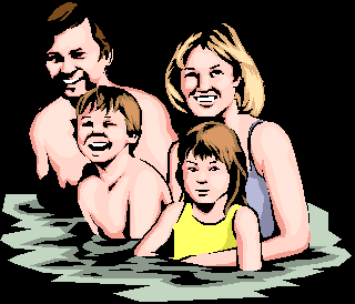 семья купается